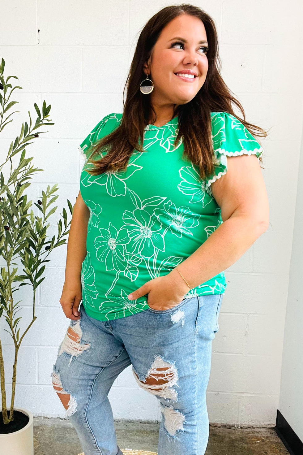 Follow Me Emerald Floral Ric Rac Trim Flutter Sleeve Top – Charming Charlie