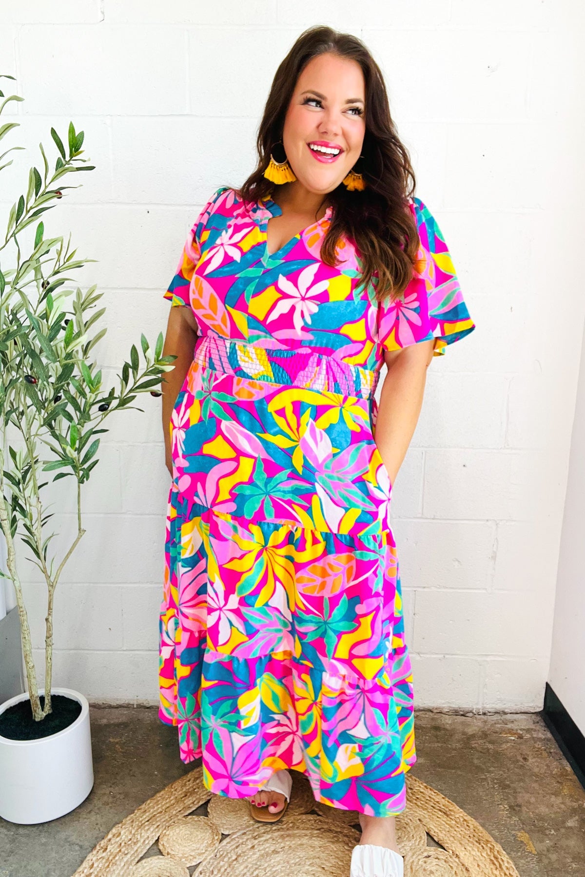 ハワイアントロピカルフラワー柄 マキシドレス Tropical Trance Fuchsia Floral Smocked Waist Maxi Dress – Charming