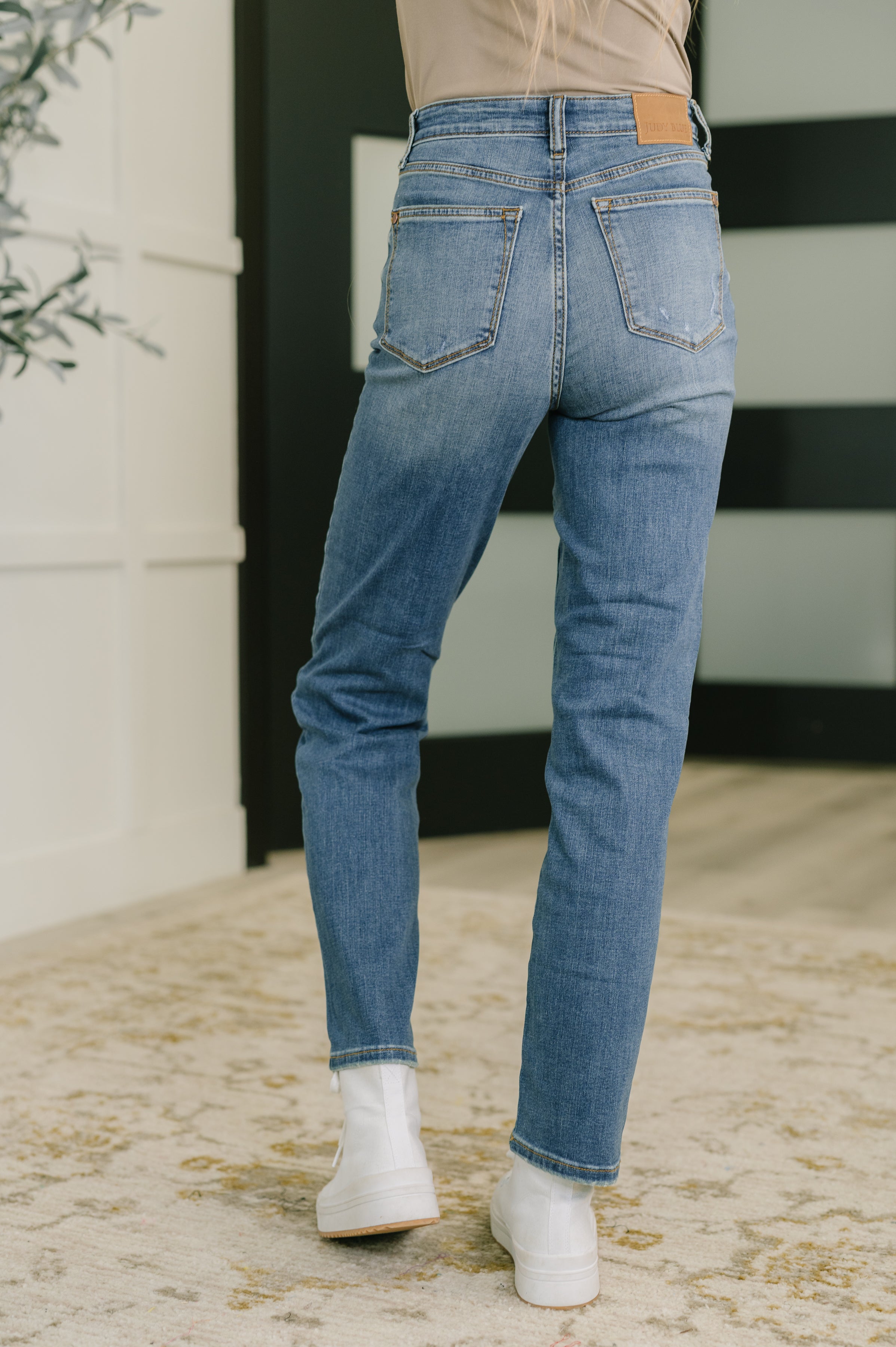 Izzie High Waist Straight Fit - Charming Charlie