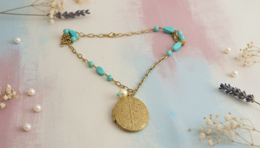 Pocket Locket Necklace - Charming Charlie