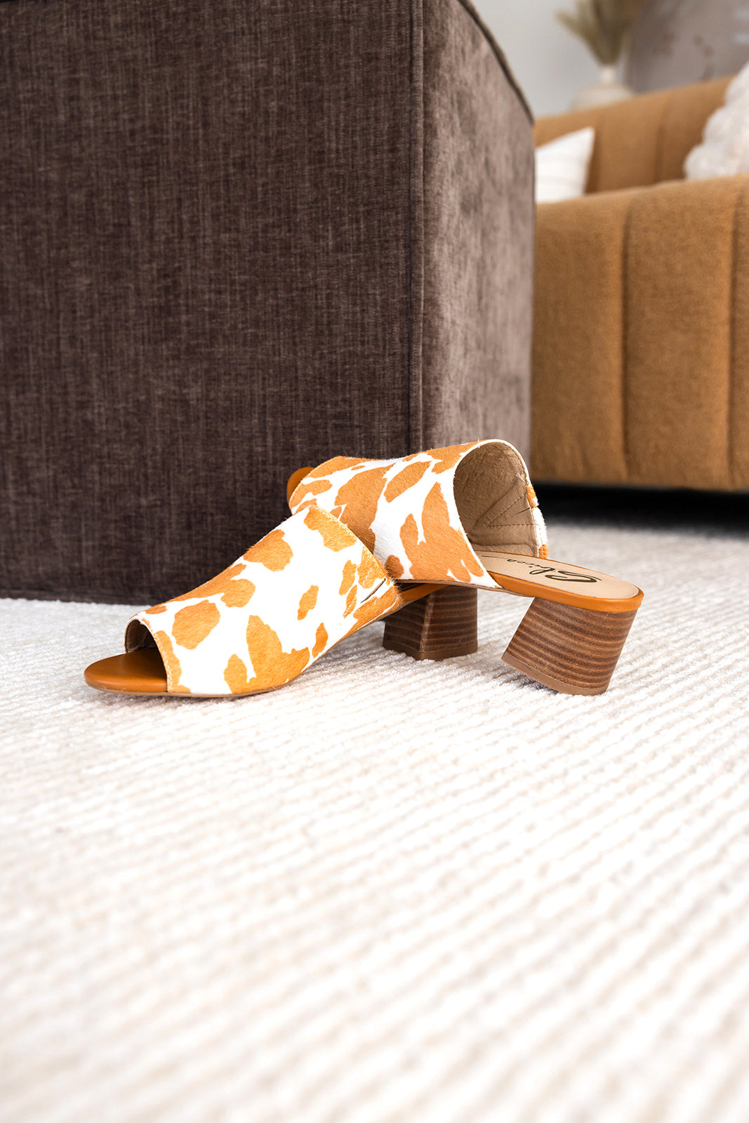Richwood Peeptoe Tan and White Cowhide Slide - Charming Charlie