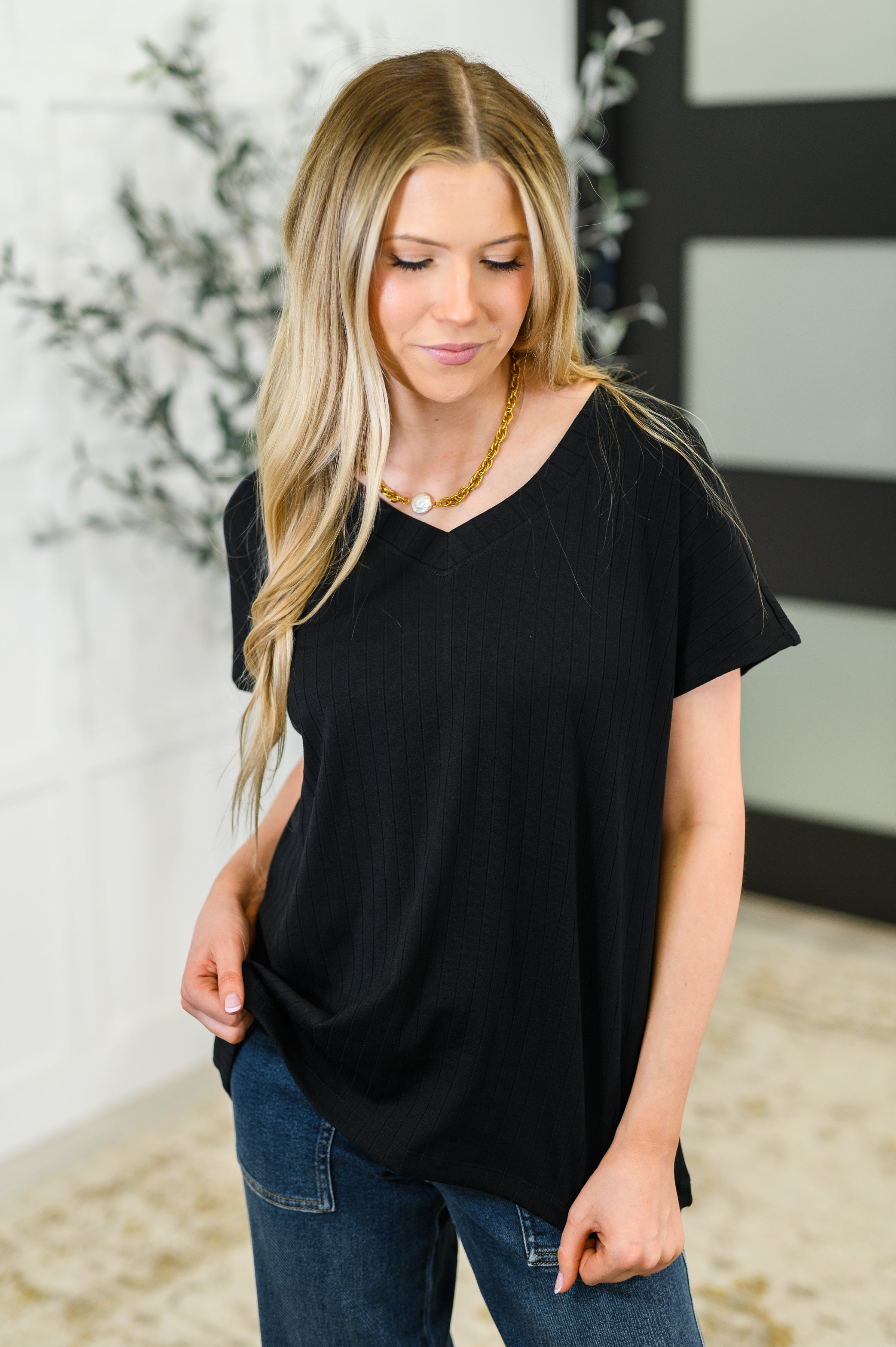 Top Shelf Basic V-Neck Ribbed Tee in Black - Charming Charlie