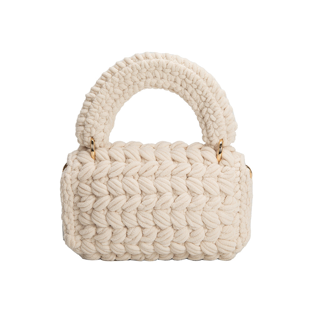 A ivory knitted crossbody handbag with gold clasps.