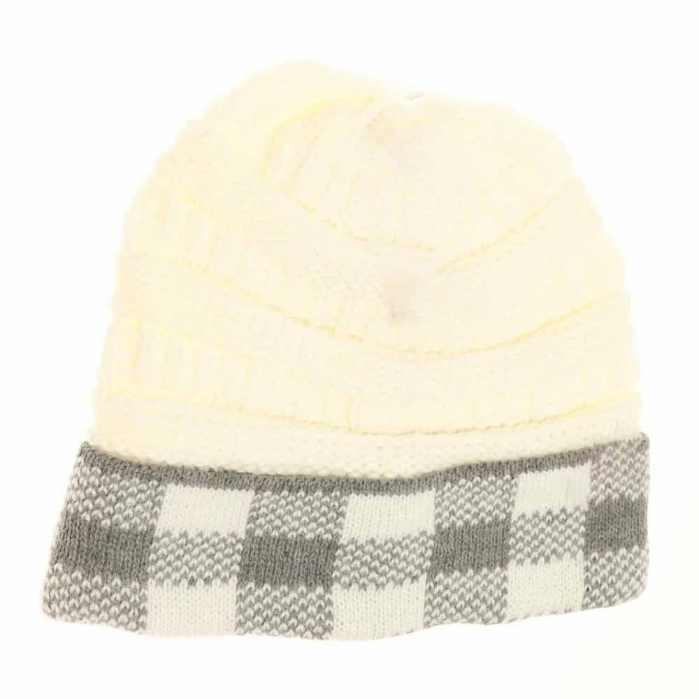 White-Lt.Grey- Buffalo Check Knit CC Beanie delivers expert-level warmth and style, combining a durable knit construction with a classic buffalo check pattern. Engineered for a comfortable, snug fit, this beanie provides reliable insulation while enhancing casual and outdoor ensembles with its timeless design. Its quality craftsmanship ensures lasting wear, making it an essential accessory for cold-weather seasons.