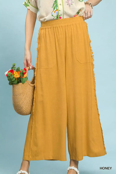 Umgee Linen Frayed Side Pocket Wide Leg Pants – Charming Charlie