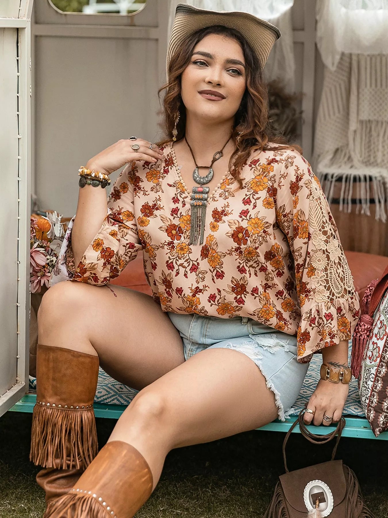 Plus Size Floral Lace Detail V-Neck Blouse – Charming Charlie