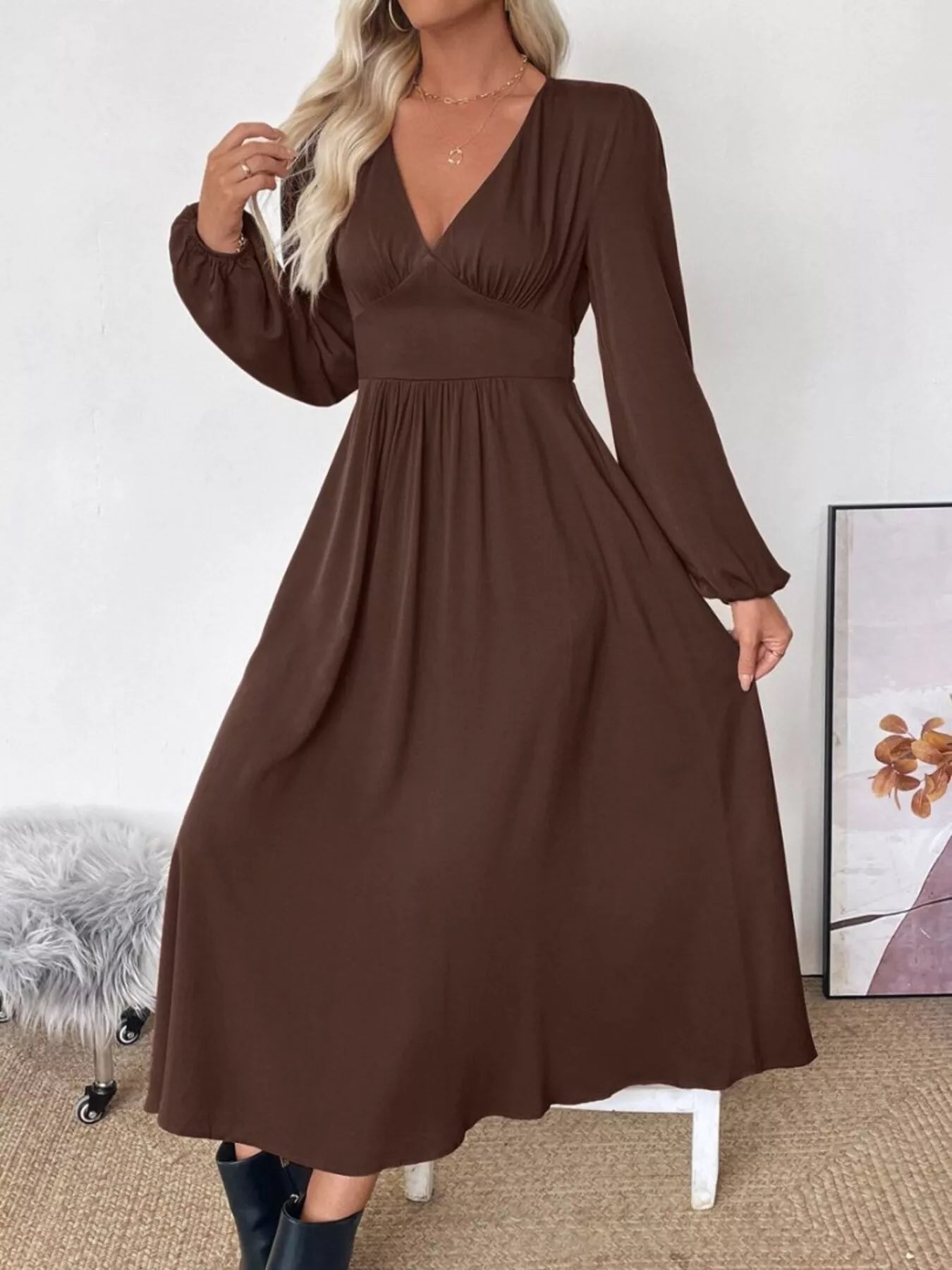 V-Neck Balloon Sleeve Midi Dress Brown / S
