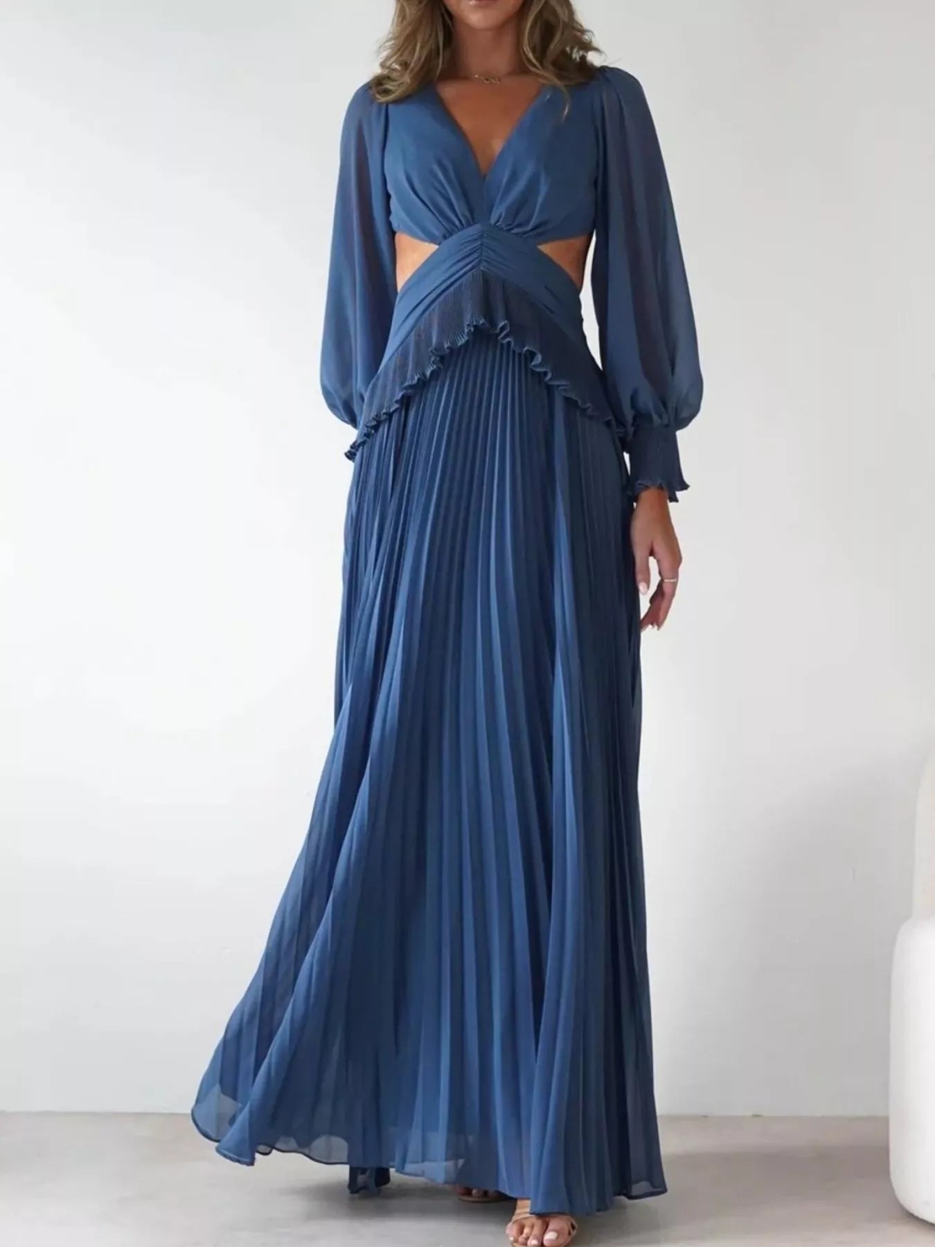 Backless Pleated Long Sleeve Maxi Dress Blue / L