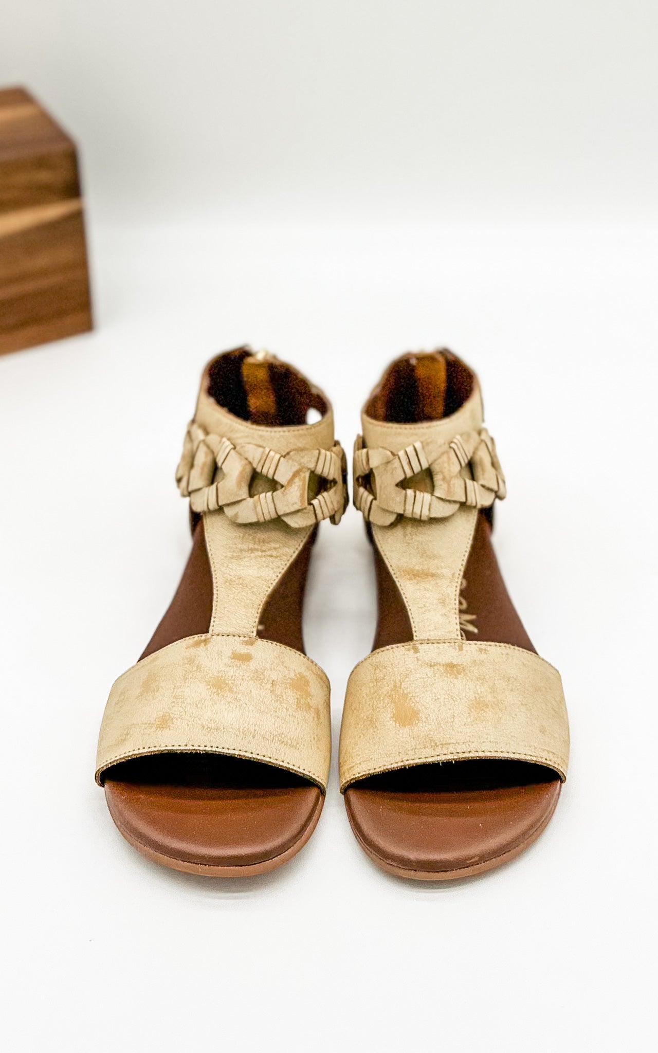 Loop D Loop Sandals in White - Charming Charlie