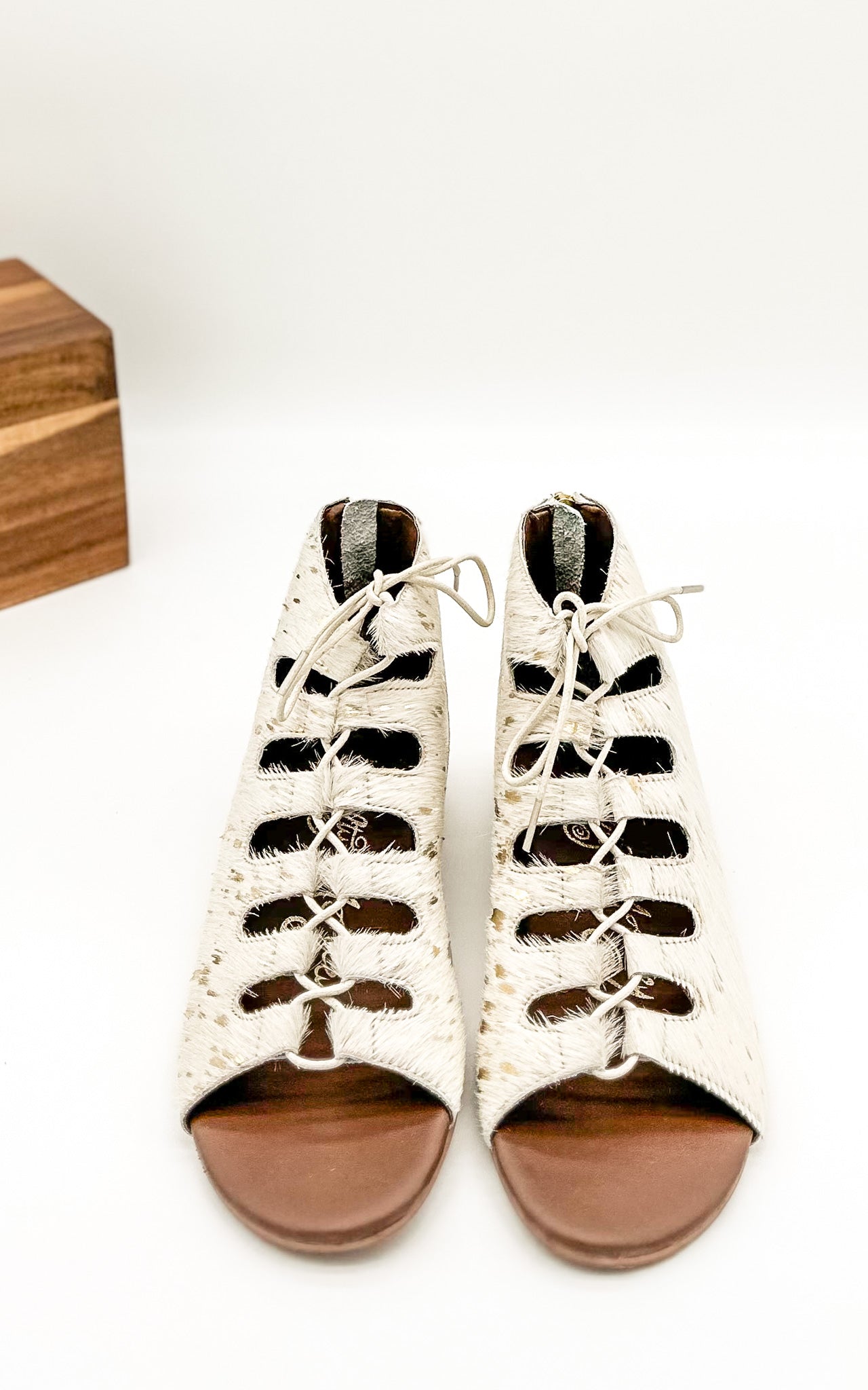 Nola Sandals in Gold - Charming Charlie