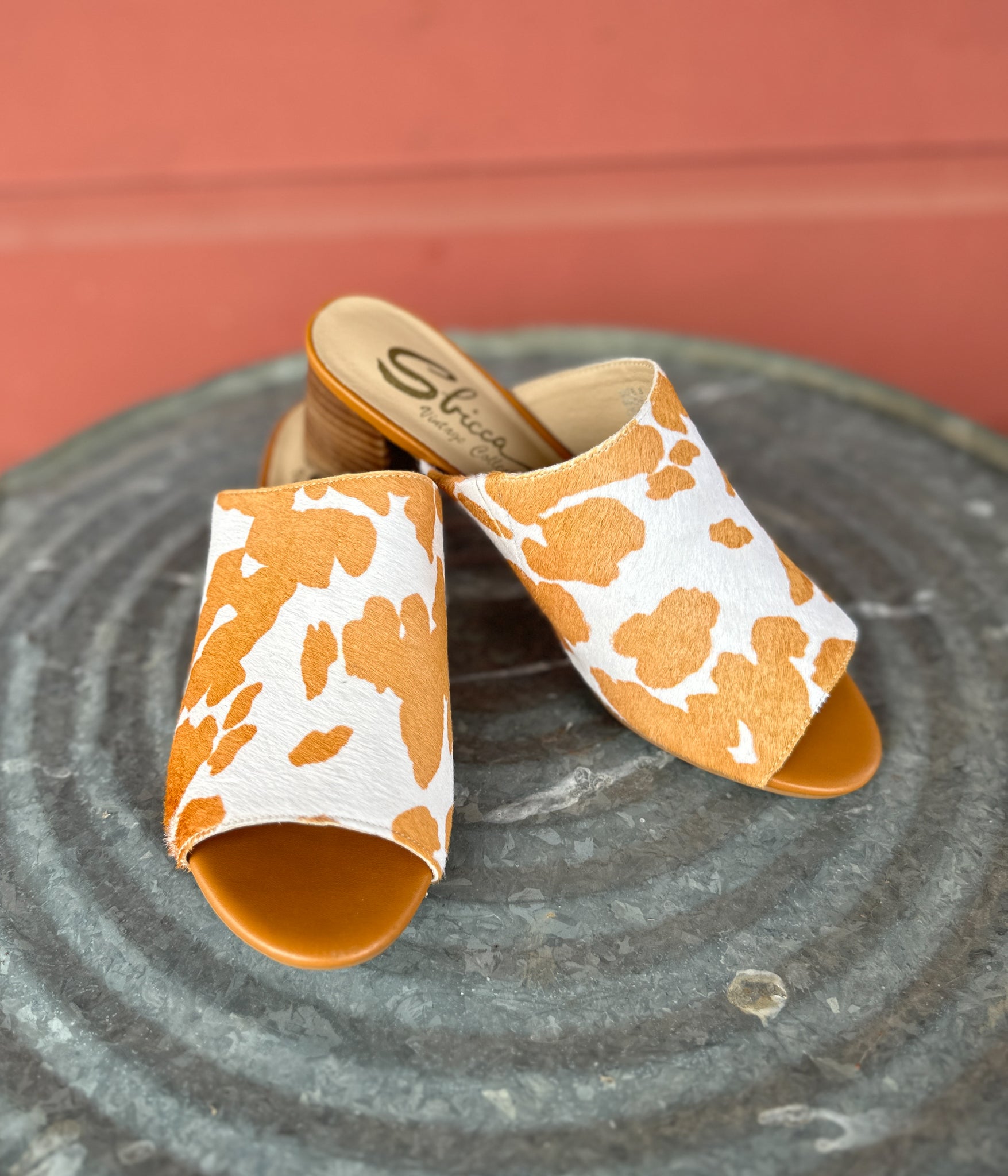 Richwood Peeptoe Tan and White Cowhide Slide - Charming Charlie