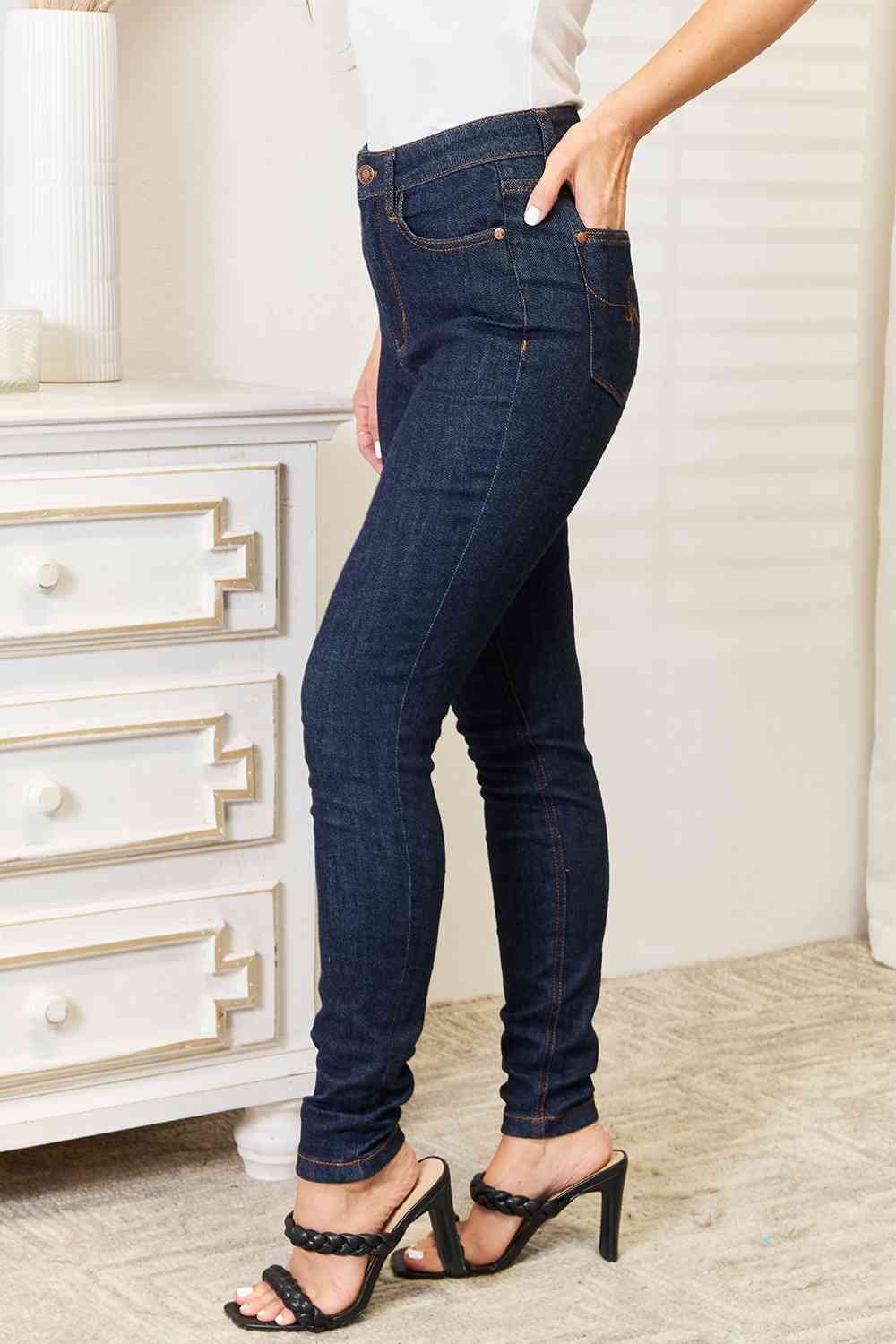 Judy Blue Reg/Plus Cell Phone Pocket Skinny Jeans – Charming & Main
