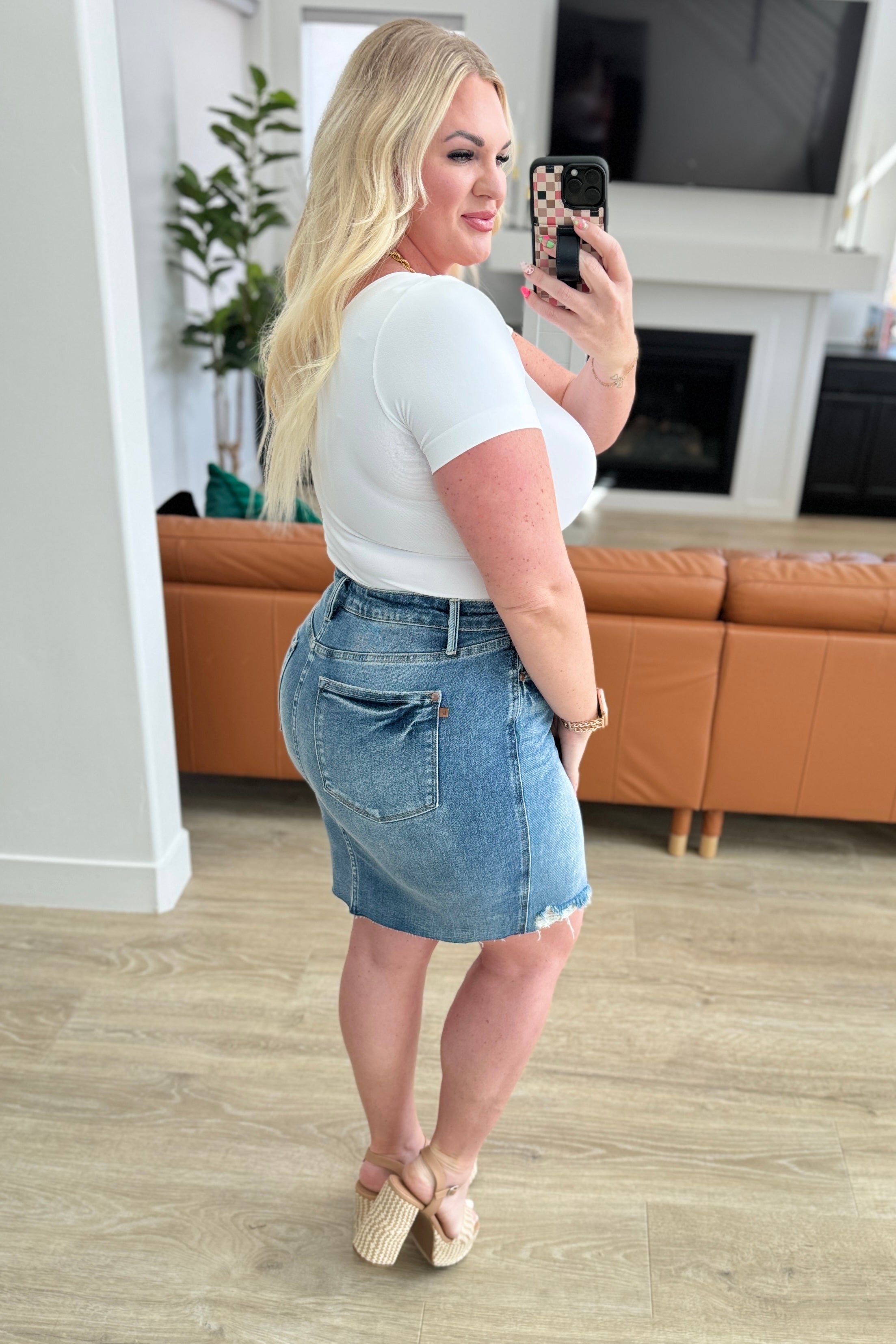 Carol High Rise Rigid Magic Denim Skirt – Charming Charlie