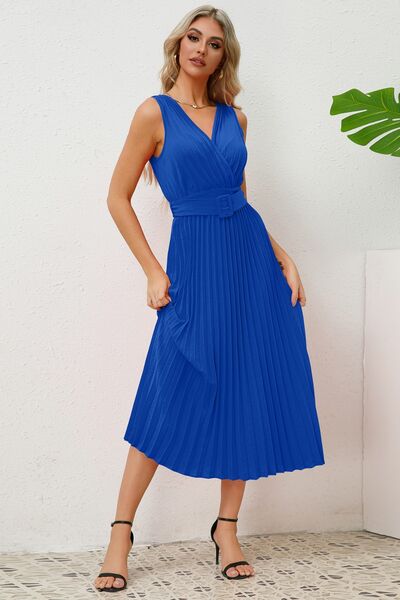 Surplice Sleeveless Midi Pleated Dress Charming Charlie Surplice Sleeveless Midi Pleated Dress Charming Charlie